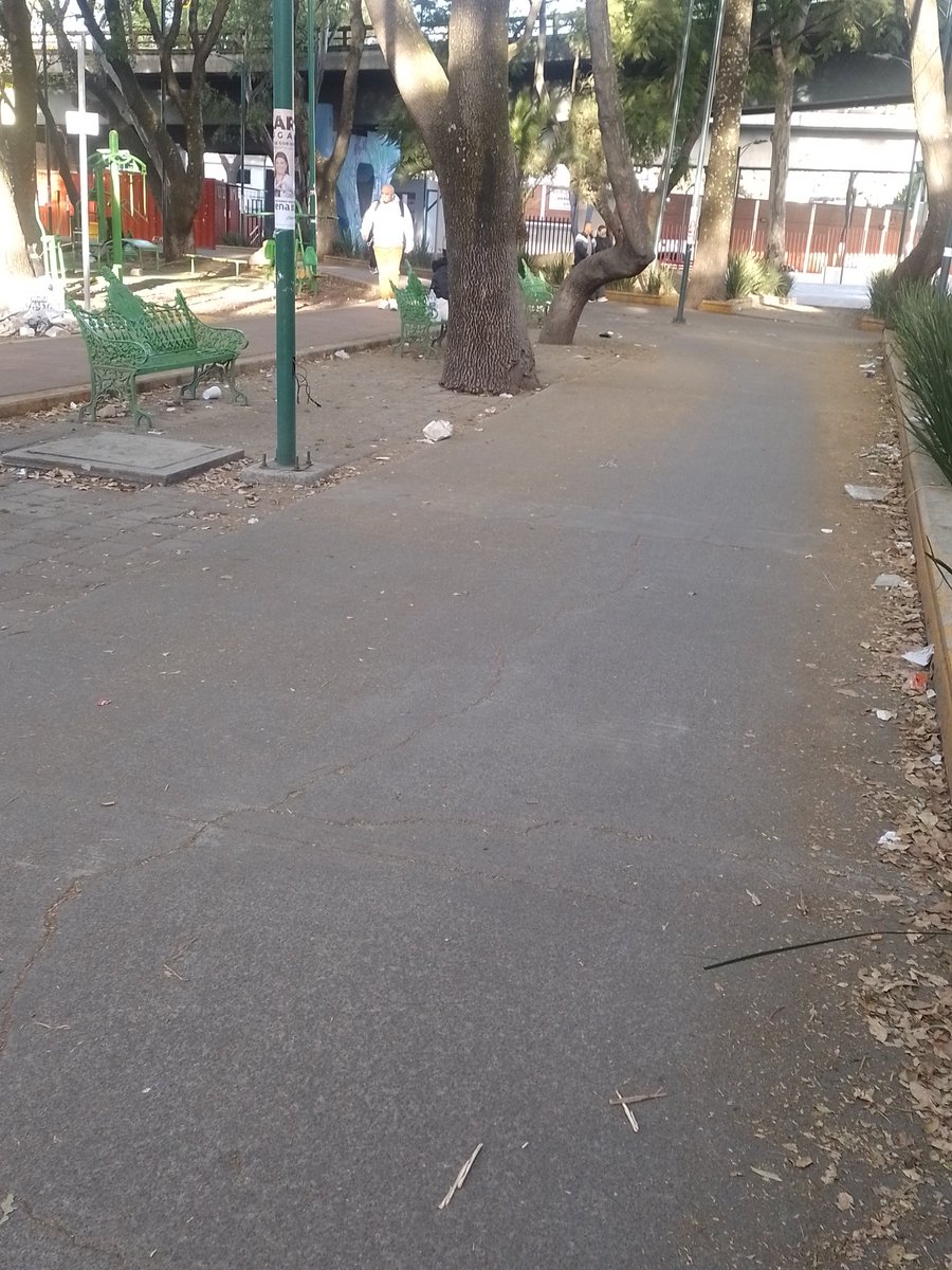 CastroGoche's tweet photo. El darwinismo social sobre la selección natural, término acuñado por los neoliberales, creí que el gobierno de la Cdmx era diferente a los neoliberales https://t.co/btebqlfJoS