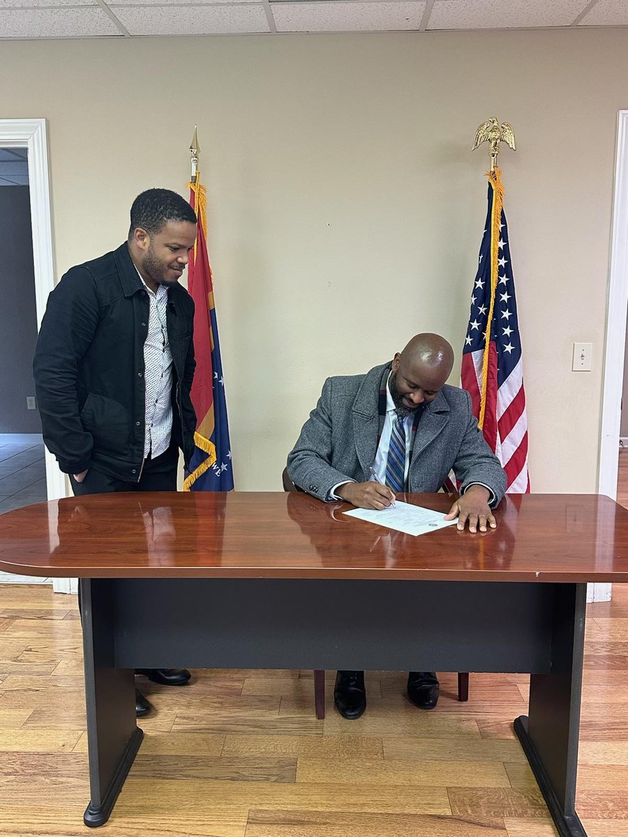 TyPinkins's tweet photo. Today, I proudly re-announce my candidacy for the U.S. Senate. This is more than a campaign; it is a movement—a testament to what we can achieve as Mississippians when we stand together.

Visit https://t.co/gdODwhULaw to learn more about our campaign. https://t.co/NGPSHGCZH8