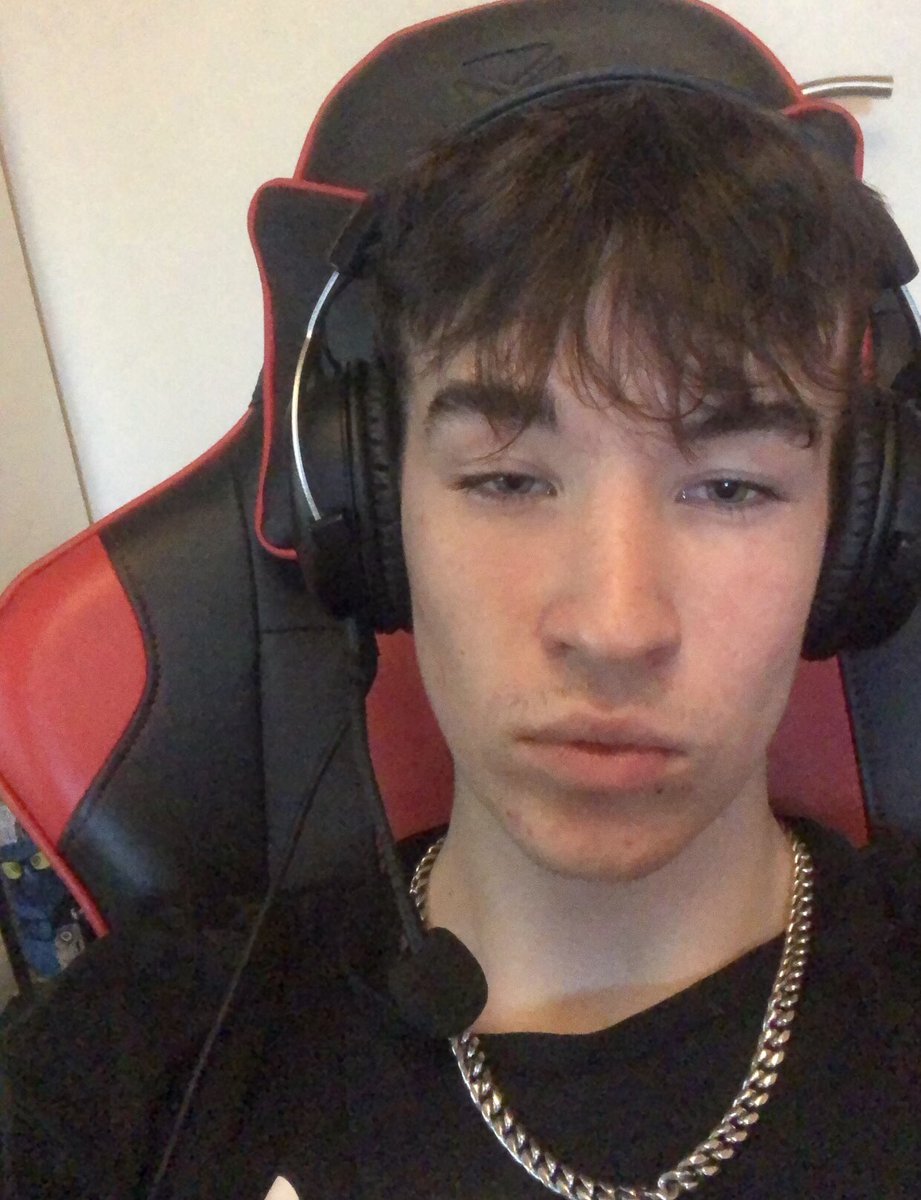 svalovec1 tweet media