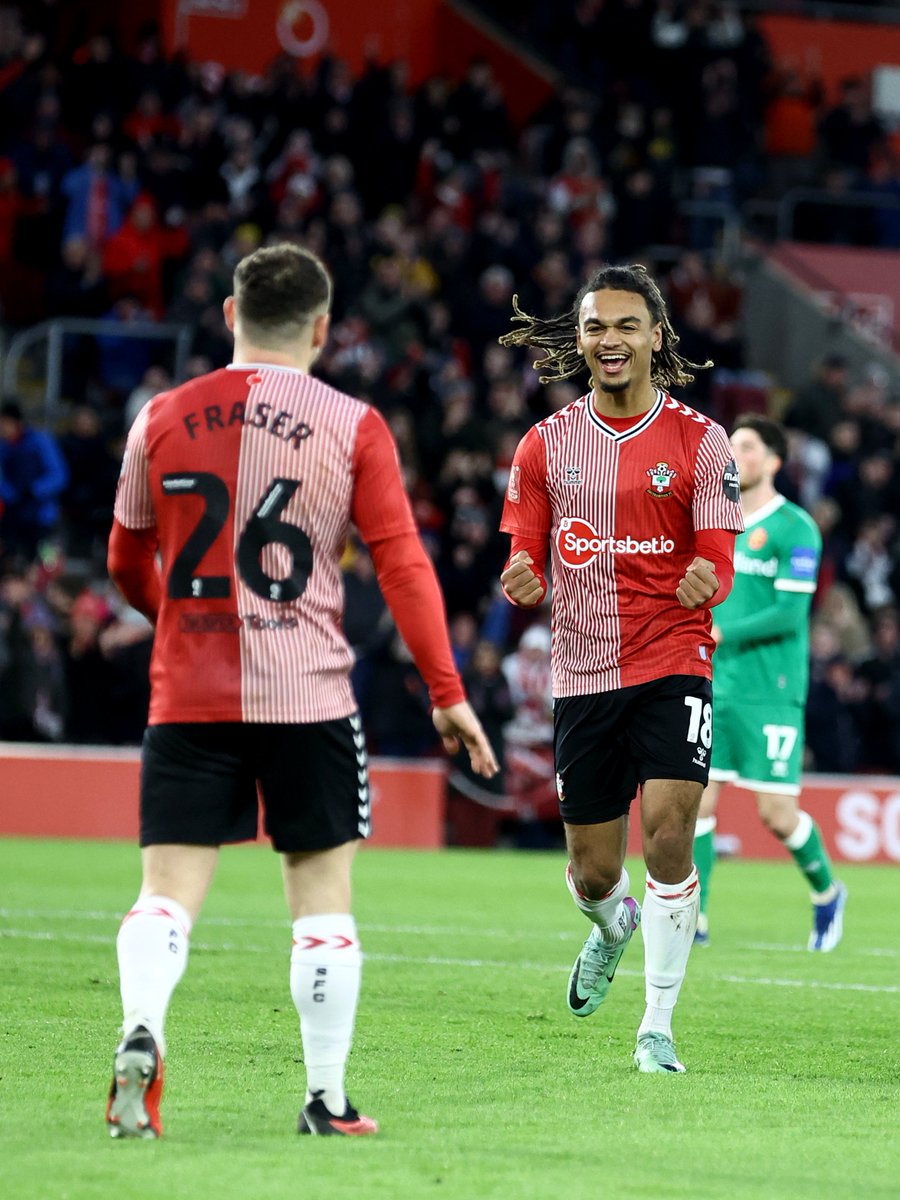 League 1 Minus 10: FA Cup 3rd Round - Southampton 4 Walsall 0. RPs appreciated

#saintsfc easily into 4th Round.  Featuring a Wee Man Extravaganza, taking liberties and failing, a Lead Legs Alternative and the Mara question.

leagueoneminus10.blogspot.com/2024/01/fa-cup…