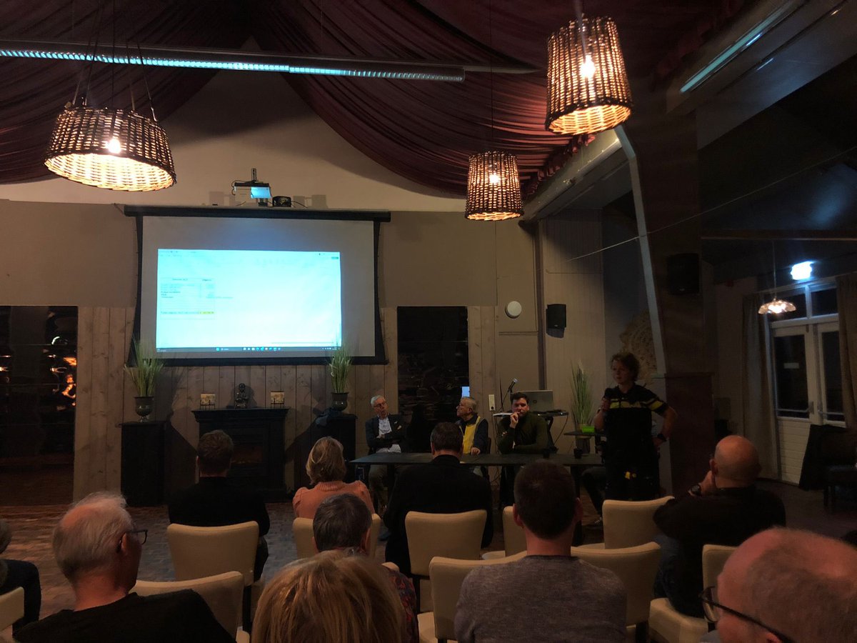 LeefbaarSD's tweet photo. Vanavond waren @ronbrink61 en @roykloplsd namens @leefbaarsd bij de druk bezochte #nieuwjaarsbijeenkomst van de #dorpsraad #nieuwerkerk. Interessante onderwerpen met de #wijkagent de uitslag van de woonenquête en een kennisquiz.
#streekholders https://t.co/6N8oR9w95h
