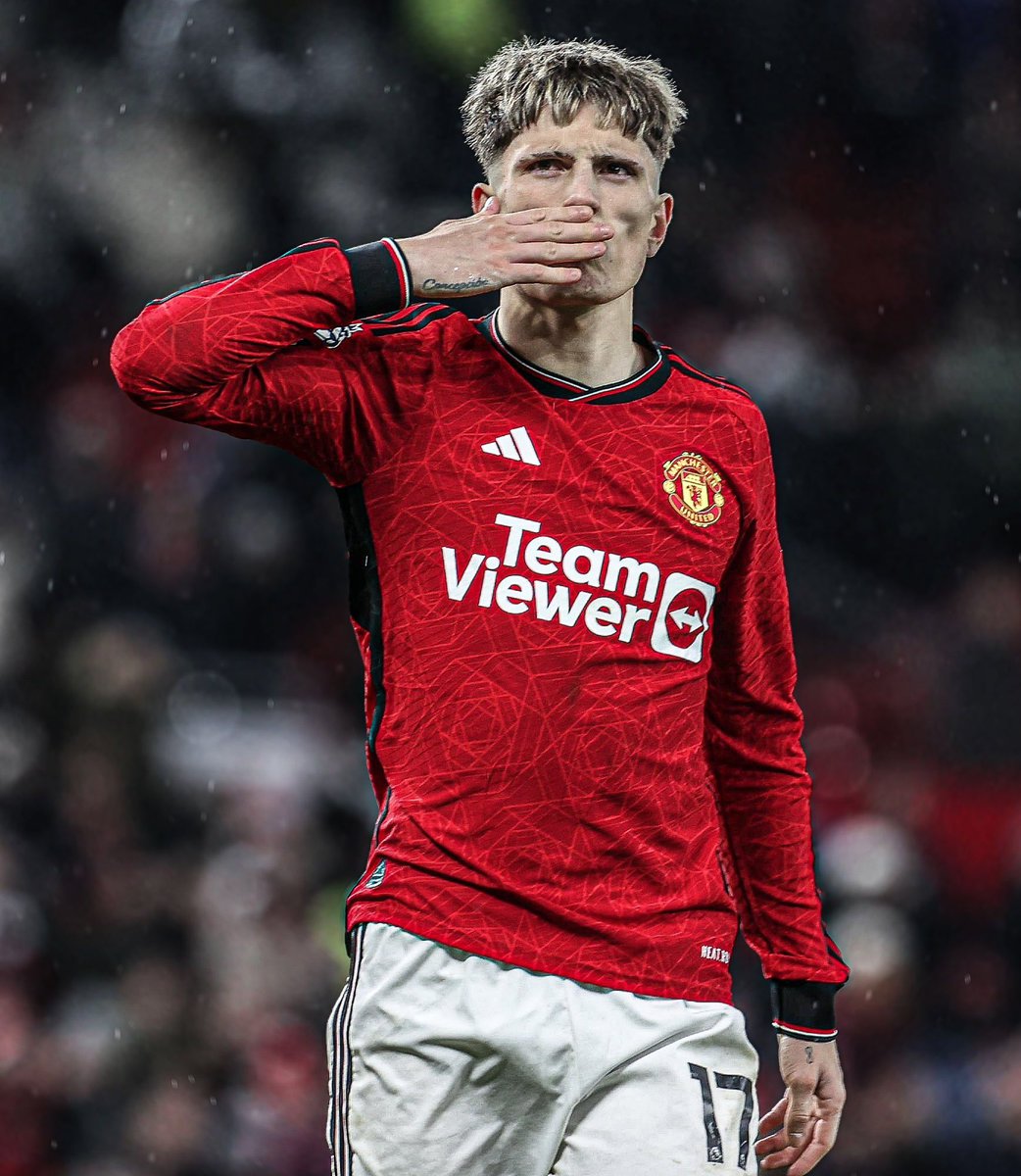 Night gain Manchester United ❤️🔴

Drop your @ and follow each other.

Like and RT for others ❤️🔴

#MUFC