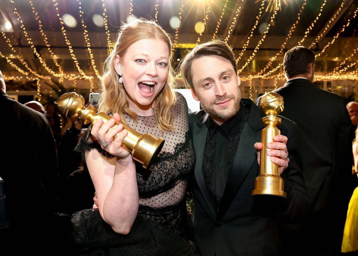 we've all seen the pictures she looks absolutely beautiful... uhm... and hes there...