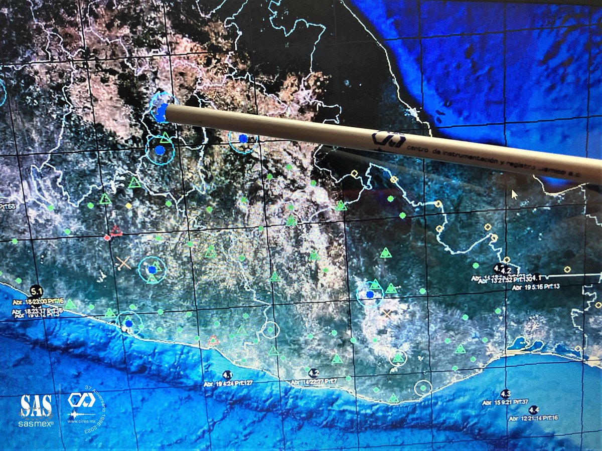 SASMEX's tweet photo. Entre más cerca está el epicentro menos tiempo de alerta. Si la distancia es cero la anticipación es cero.

#CIRESMuchoMásquelaAlertaSísmica
#CIRES37años

@ISC_CDMX , @SGIRPC_CDMX, @CNPC_MX @LauAlzua @IIUNAM, @FIUNAM_MX https://t.co/4D620VTE9F