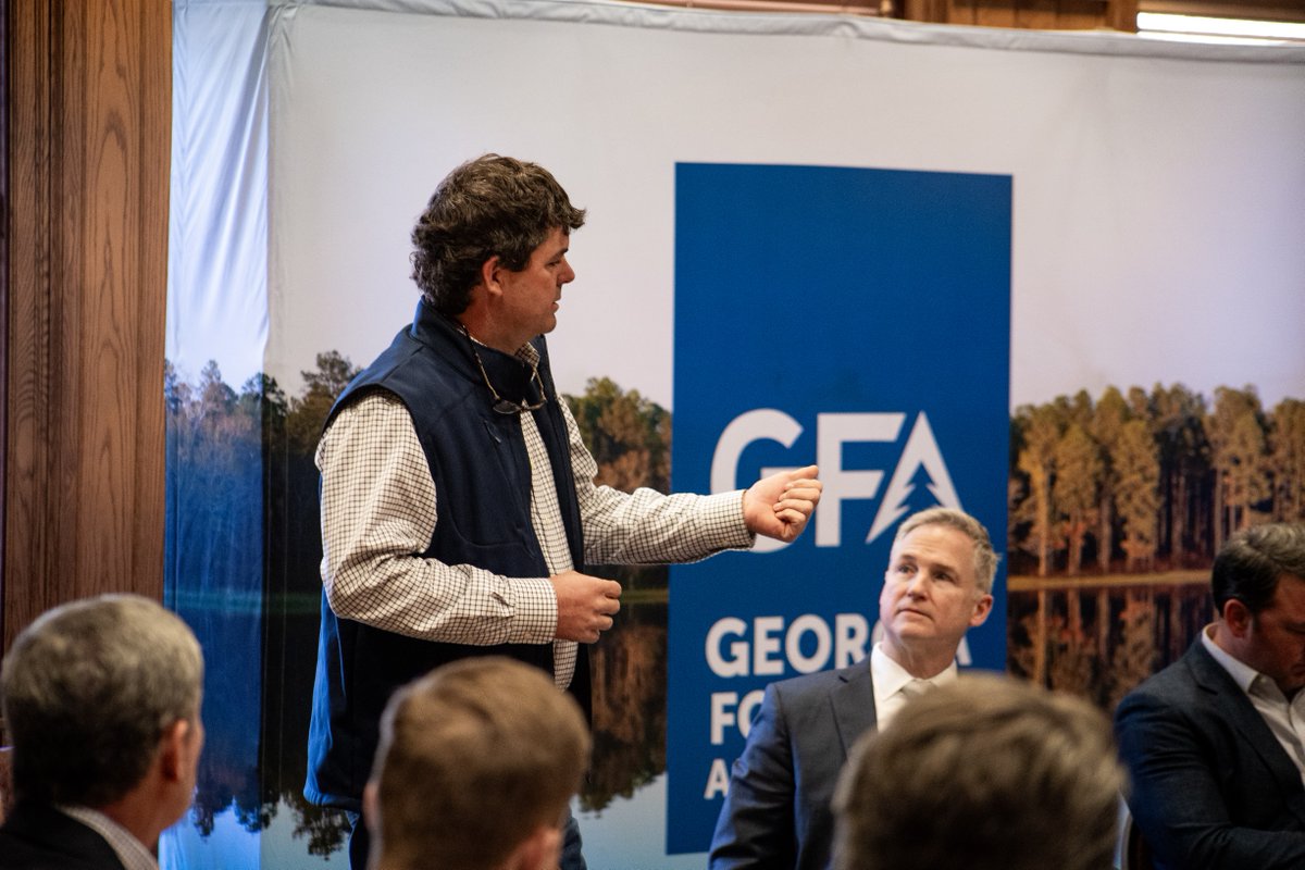 GeorgiaForestry's tweet photo. On Friday, GFA leadership was thankful for the opportunity to meet with Lt. Gov. Burt Jones, Sen. John Kennedy and Sen. Sam Watson to discuss the 2024 Session and policies important to #workingforests #gapol #gaforestswork @burtjonesforga, @johnfkennedyga, @VoteSamWatson https://t.co/9AemXPBjg2