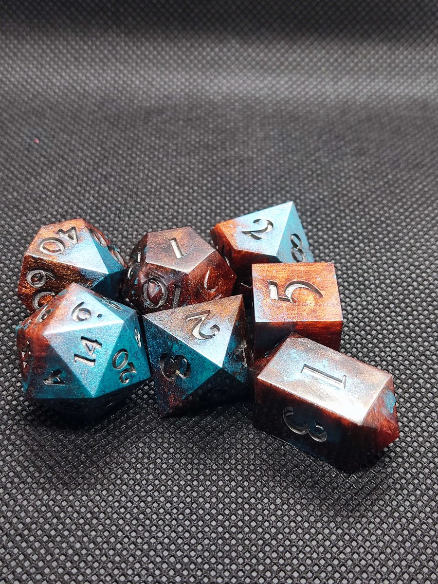 MothHeadTable's tweet image. Also. Just had a price reduction on many of my items. So if you had your eye on anything, now would be a good time to check. 

mothheadtabletop.etsy.com