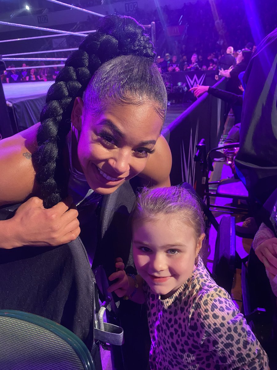Nouse747's tweet photo. Future EST is the cutEST @BiancaBelairWWE fan #wwewenatchee https://t.co/eFdeg39FvM