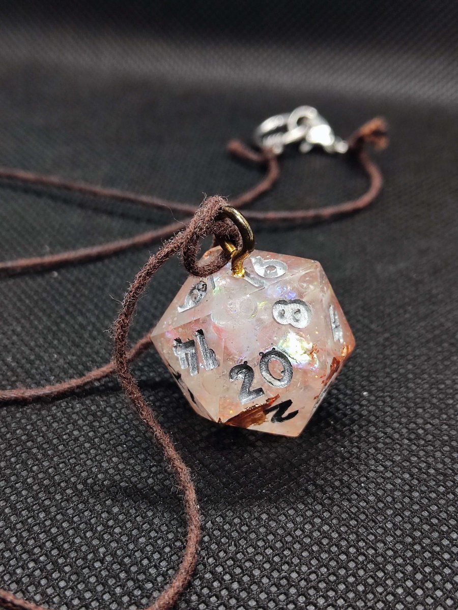 MothHeadTable's tweet image. Also. Just had a price reduction on many of my items. So if you had your eye on anything, now would be a good time to check. 

mothheadtabletop.etsy.com