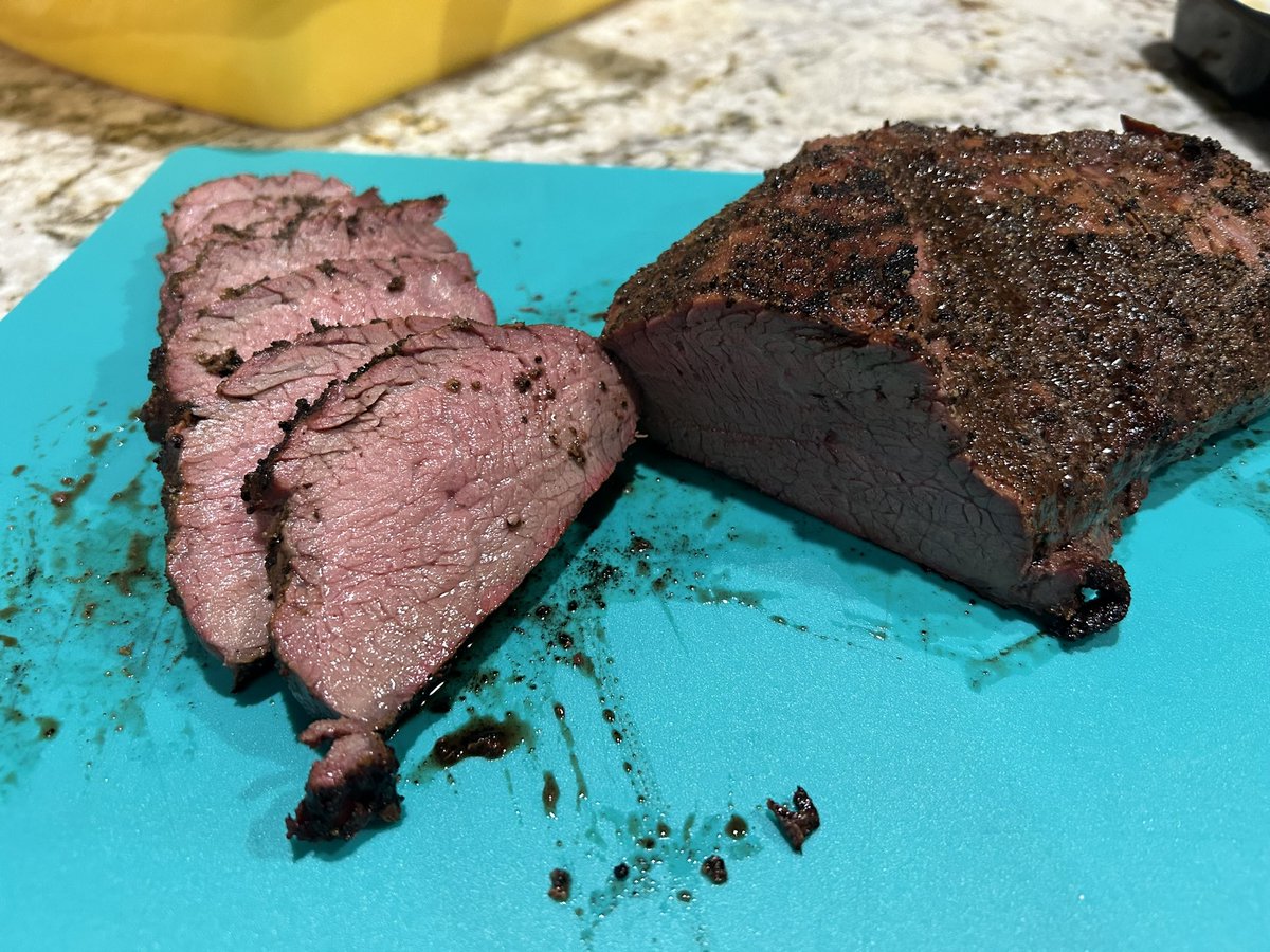 r_hubcap's tweet photo. Tri-tip for dinner on this rainy day. https://t.co/VzuSgogYPb