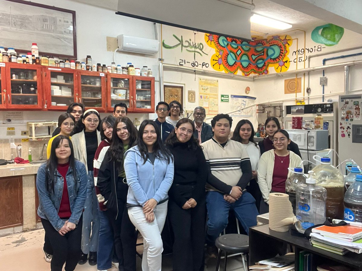 bnagas's tweet photo. Mejores deseos de todas y todos del #LabBiorem #FacCBiológicas @CoordinacionUT @UAdeC por el éxito de @alan_hita, quien inicia su viaje hacia el laboratorio del Dr. @Gene270, #WVSU, EUA para su estancia. Agradezco al Dr. Umesh y a la Dra. Padma por darle esta oportunidad a Alan. https://t.co/D0IhQXZoNA