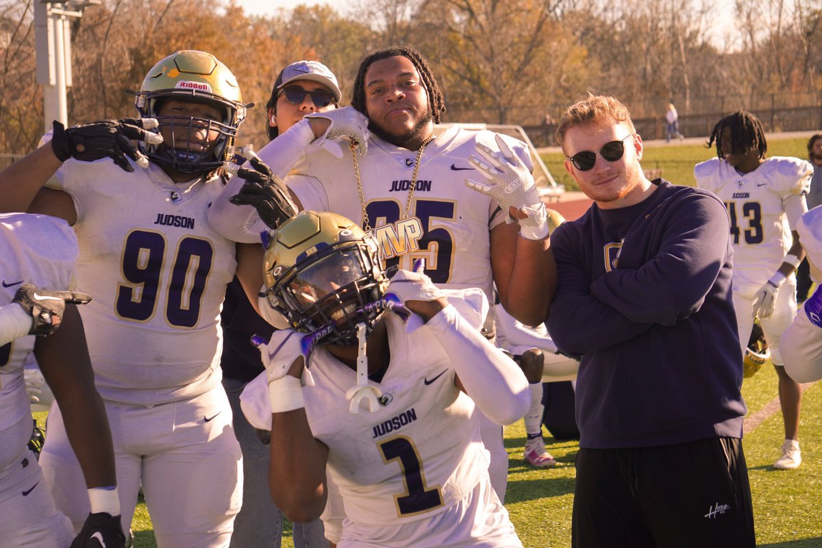 #AGTG Blessed to receive my first offer from <a href="/JudsonUfootball/">Judson Football</a> 🙏🏿<a href="/GHSColtsFB/">Glencliff Football</a> <a href="/QDemps/">Coach Q</a> <a href="/CSmithScout/">Chris Smith</a>