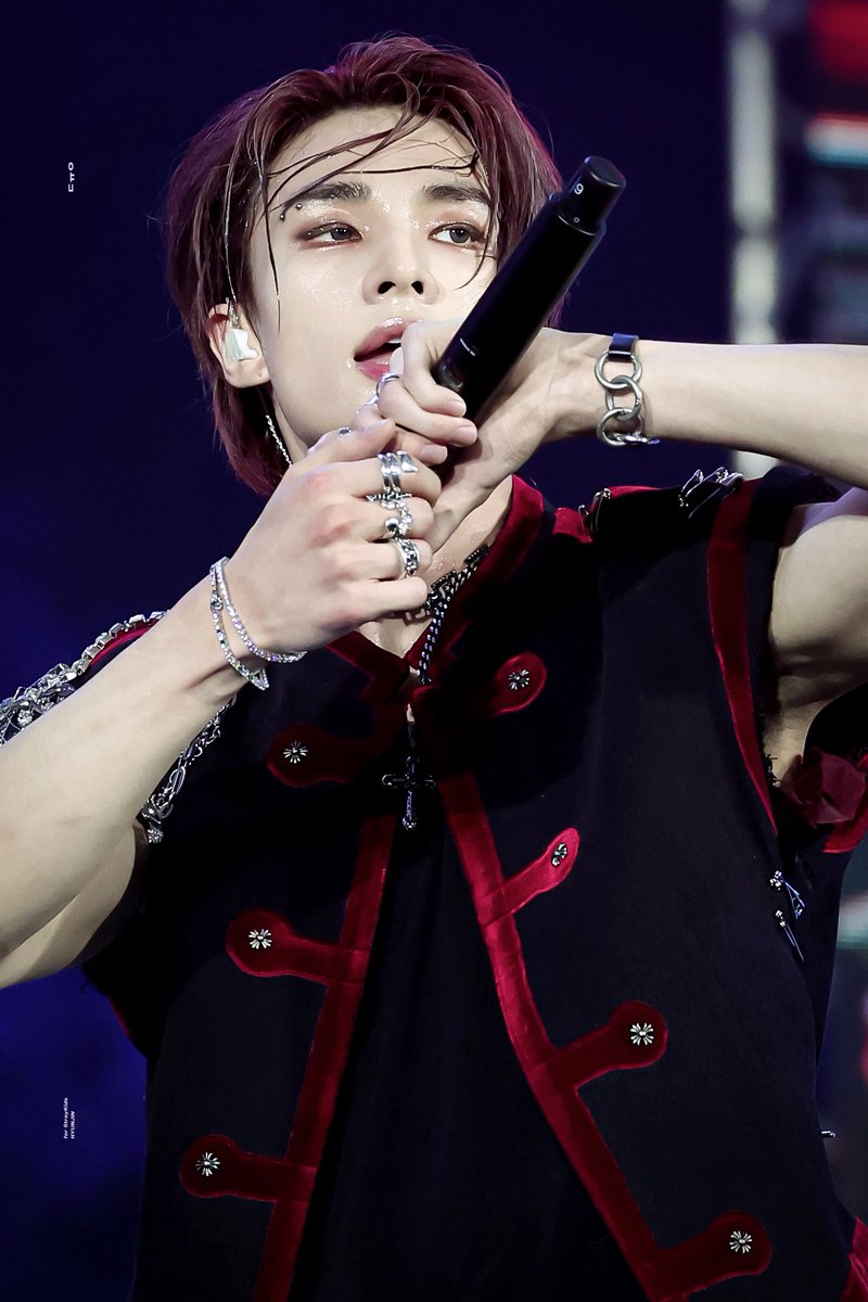 240106 HQ

#StrayKids #스트레이키즈 
#Hyunjin #현진