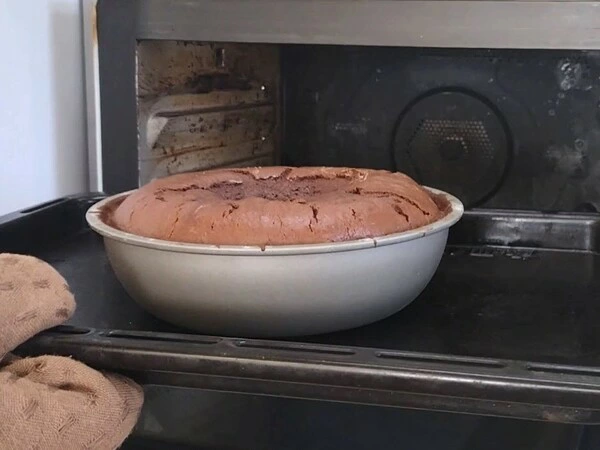 asaishoten's tweet photo. ホットケーキミックスで♪簡単デビルズケーキ Recipe No.638 https://t.co/JPta6bij5K
#チョコ #チョコレート #デビルケーキ #チョコレートケーキ #devilscake #エンゼル型 #レシピ #recipe #お菓子作り #お菓子作り好きな人と繋がりたい #浅井商店 #かっぱ橋浅井商店 https://t.co/o8NWZCSz3w