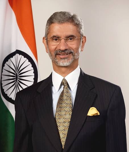 BansuriSwaraj's tweet photo. माननीय केंद्रीय विदेश मंत्री श्री @DrSJaishankar जी को जन्मदिन की अनेकानेक बधाई। मैं ईश्वर से आपके उत्तम स्वास्थ्य एवं सुदीर्घ जीवन कामना करती हूँ। https://t.co/BGh8Kti0pS