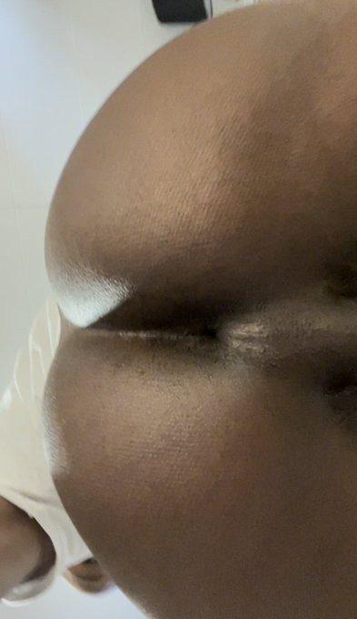 Bedtime 🙈😏 https://t.co/A185jdLP8H https://t.co/Gk12bKwbMN