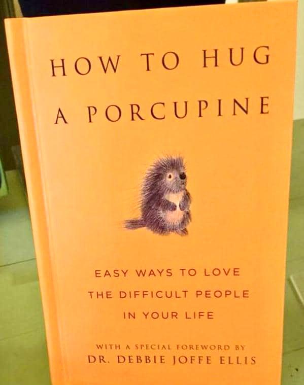 Kabugo_'s tweet image. 14 lessons from "How to Hug a Porcupine: Easy Ways to Love the Difficult People in Your Life.

1. Difficult people are a part of life. We all have to deal with difficult people, whether they're family members, friends, coworkers, or strangers.

2. Difficult people are not bad…
