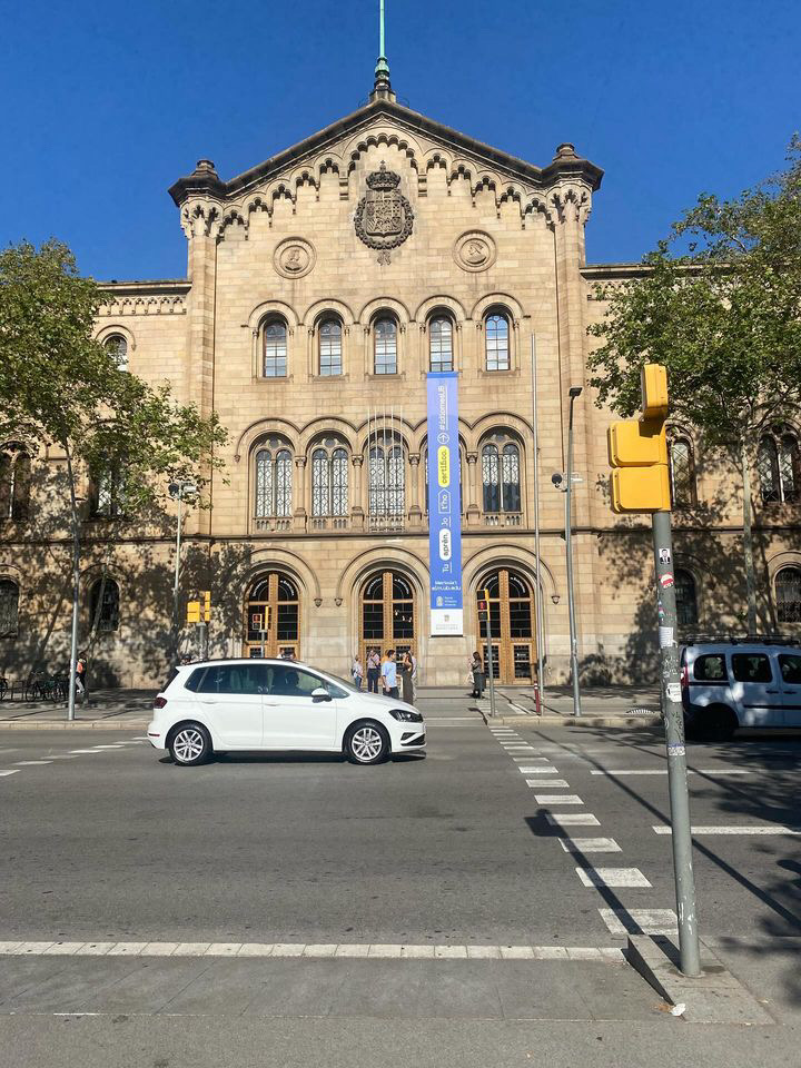 MCCD_UAQ's tweet photo. #OrgulloMCCD | 📚🇪🇸 Beca para el extranjero
Omar Godoy cursa la Maestría en Humanidades Digitales, en la Universidad de Barcelona; obtuvo la Beca de posgrados de excelencia para Maestría en el Extranjero, que otorga el Citnova de Hidalgo. 👏👏
#EgresadxsMCCD #4taGeneraciónMCCD https://t.co/BXeUM0cWfM