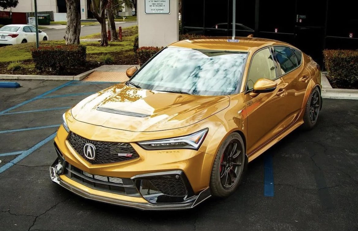 Mayberrykush's tweet photo. Acura is goin fucking crazy omg bra https://t.co/arsSJoC7fD