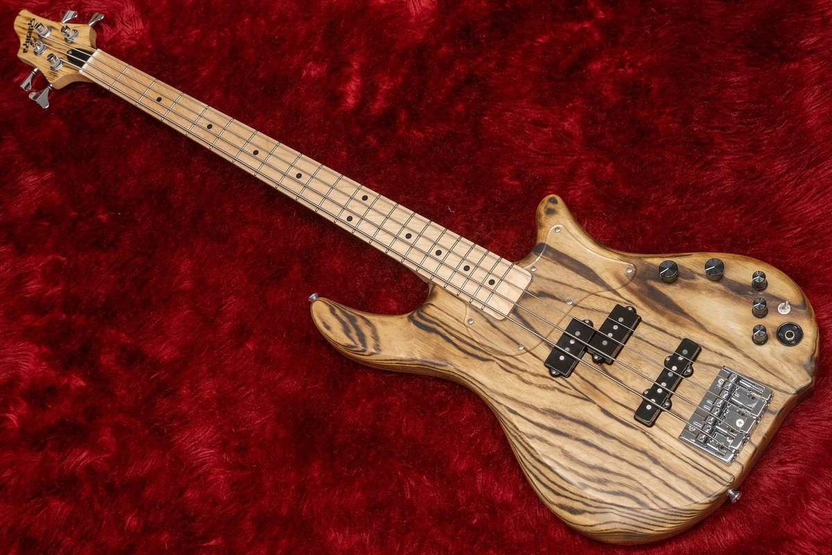 Geek_IN_Box's tweet photo. 本日の厳選中古ベースはこちら!!
#sadowskyTYO #EDWARDS #FenderJapan #CapursoGuitars https://t.co/UJ2EjIEXEe
