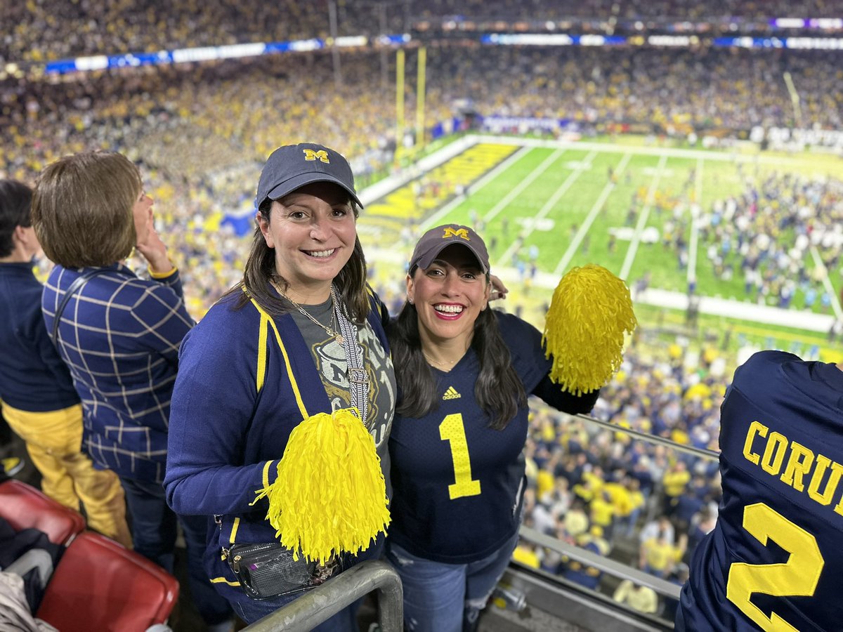 jigolden's tweet photo. WE DID IT! National champs, baby! 🏆🥇💙💛〽️#GoBlue https://t.co/O5uzJlVrJj