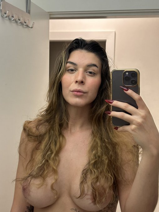 Only bad bitches get covered in their own drool https://t.co/m5N3yugT2a