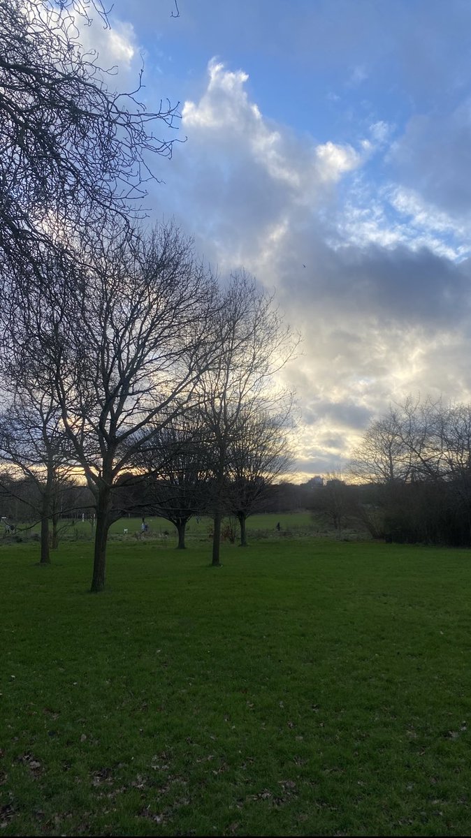 Ali_Aoun9's tweet photo. London♥️. https://t.co/e9D6rYFnPT