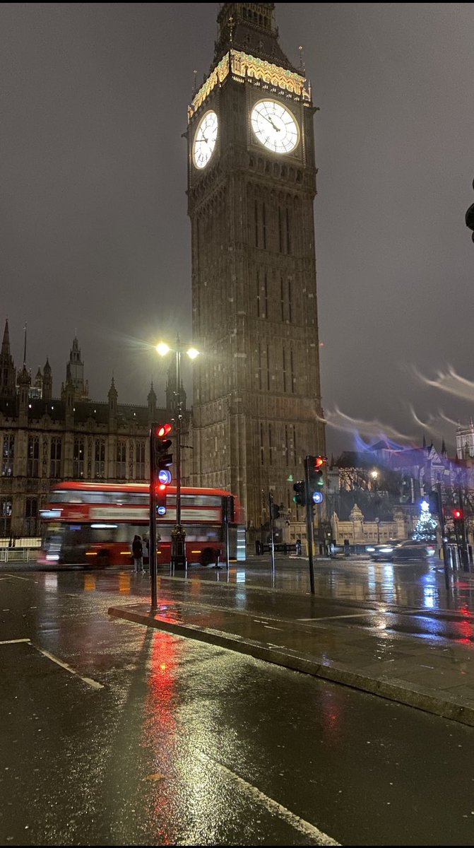 Ali_Aoun9's tweet photo. London♥️. https://t.co/e9D6rYFnPT