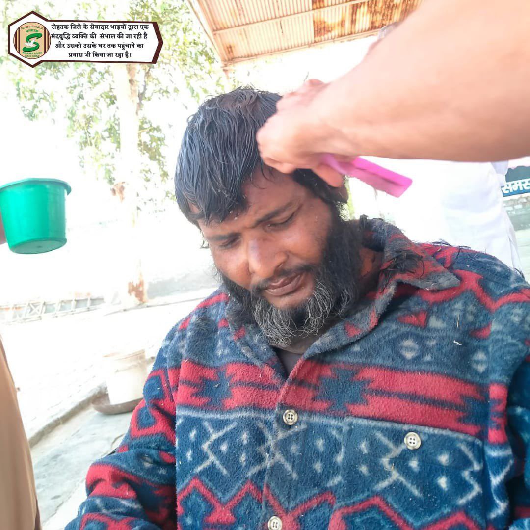 TishaArora94's tweet photo. 'True Life'. Under this initiative, the volunteers take responsibility of mentally ill persons they find on roads &amp; streets, look after them &amp; #ReuniteWithFamily 100’s of people have been rehabilitated till date with the inspiration of Saint Gurmeet Ram Rahim Ji 
#ThankfulTuesday https://t.co/63fFX2kG6m