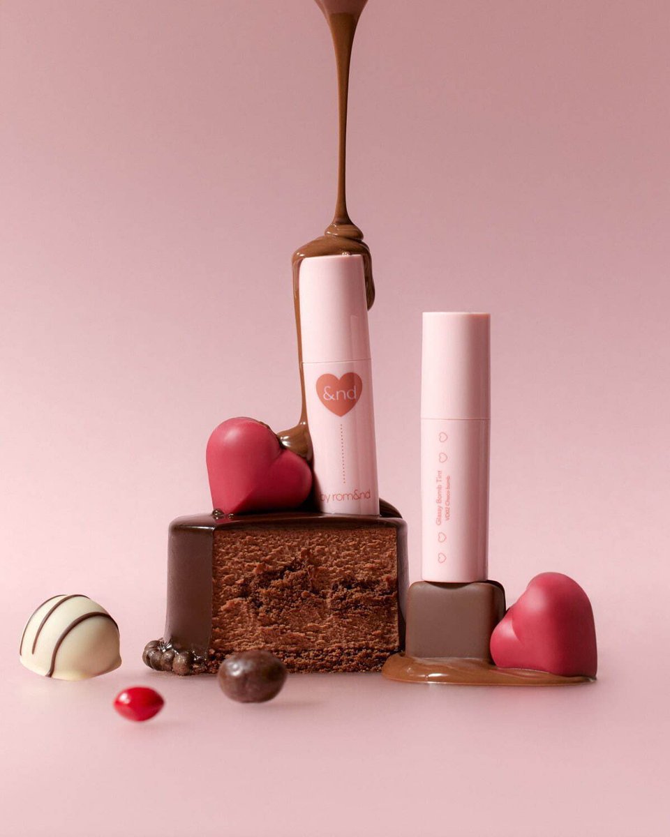 nyan_0050's tweet photo. アンドバイロムアンド
新作バレンタインコスメ🍫❤️

・VD01 Milky cocoa
・VD02 Choco bomb

今日1/9から発売開始🌙✨
▼詳細はこちらから
https://t.co/Wz7MjFqwF1 https://t.co/EPbVDZ9wre