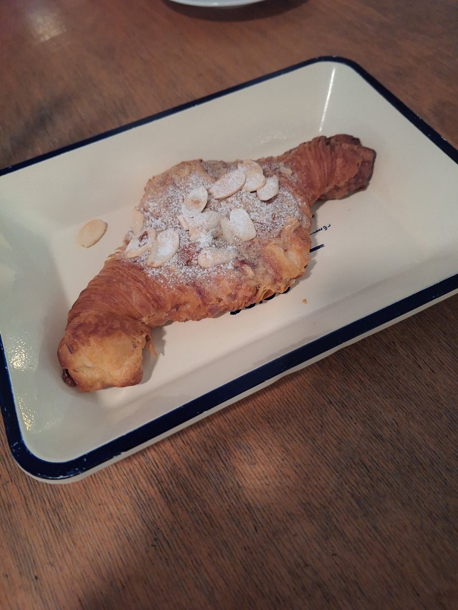 کروسان مناطق محروم
مرسی از کافه روبرتو 3>