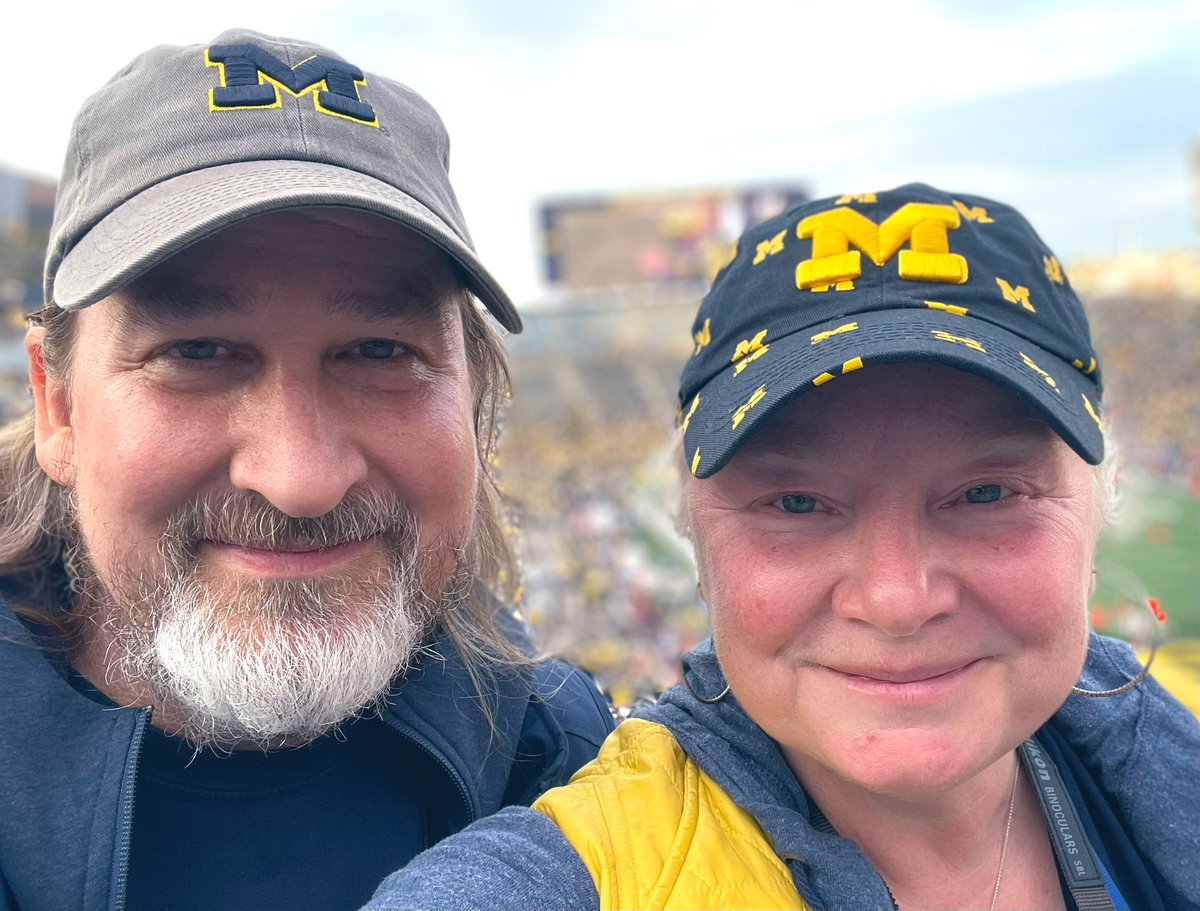 JenniferAGates's tweet photo. @djmonroe #bigfans #goteam #GoBlue @UMichFootball #HAIL #SeenItThrough #MaizeAndBlue #NationalChampionship #DidAThing https://t.co/otcdQbcEmQ