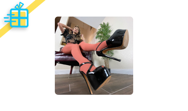 Someone just bought a gift off my wishlist worth $2,000.00 ⭐️🌟☄️🔷  Check out my wishlist at wishtender<a href="/tag/latexlover"class="tags"><span>#latexlover</span></a><a href="/tag/rtgame"class="tags"><span>#rtgame</span></a><a href="/tag/simp"class="tags"><span>#simp</span></a>