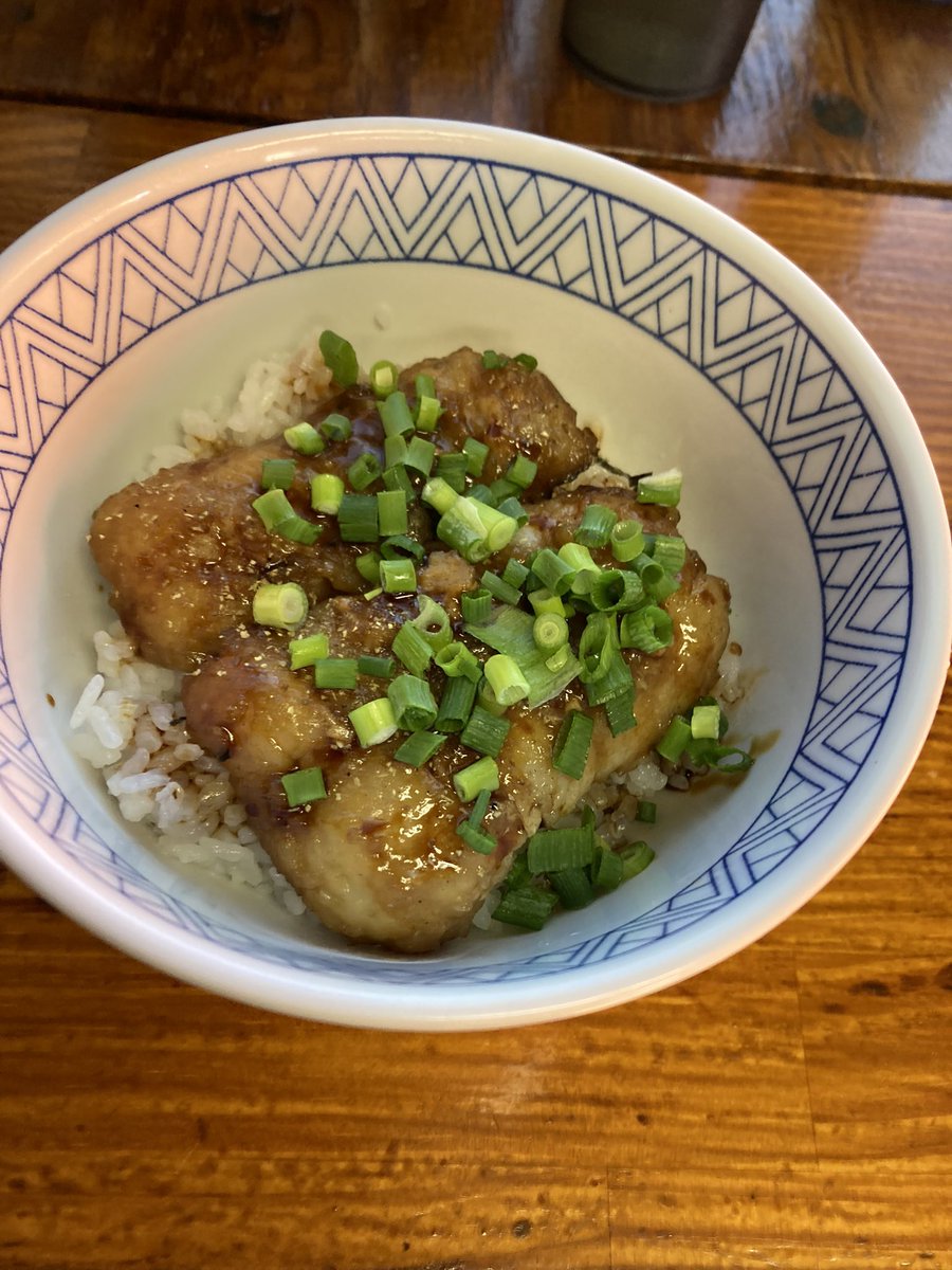 中華そばよしかわ上尾店

限定　あんこうラーメン＋鱧の照り焼き丼

毎年食べてるあんこうラーメン。あん肝に鮟鱇の唐揚げと豪華な具にガゴメ昆布のとろみでスープが麺に絡みつく。
そして鱧の照り焼き丼は鱧がふっくらしてて美味しい✨
今日もごちそうさまでした😋