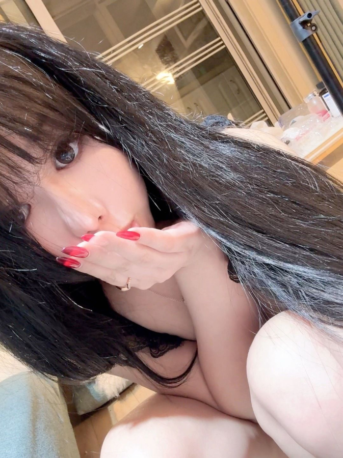Arurudv's tweet photo. 也不知道为啥现在感觉刷抖音越来越焦虑，身份好多成家立业,再对比自己���得格外。。 https://t.co/aJS7F7sUx0