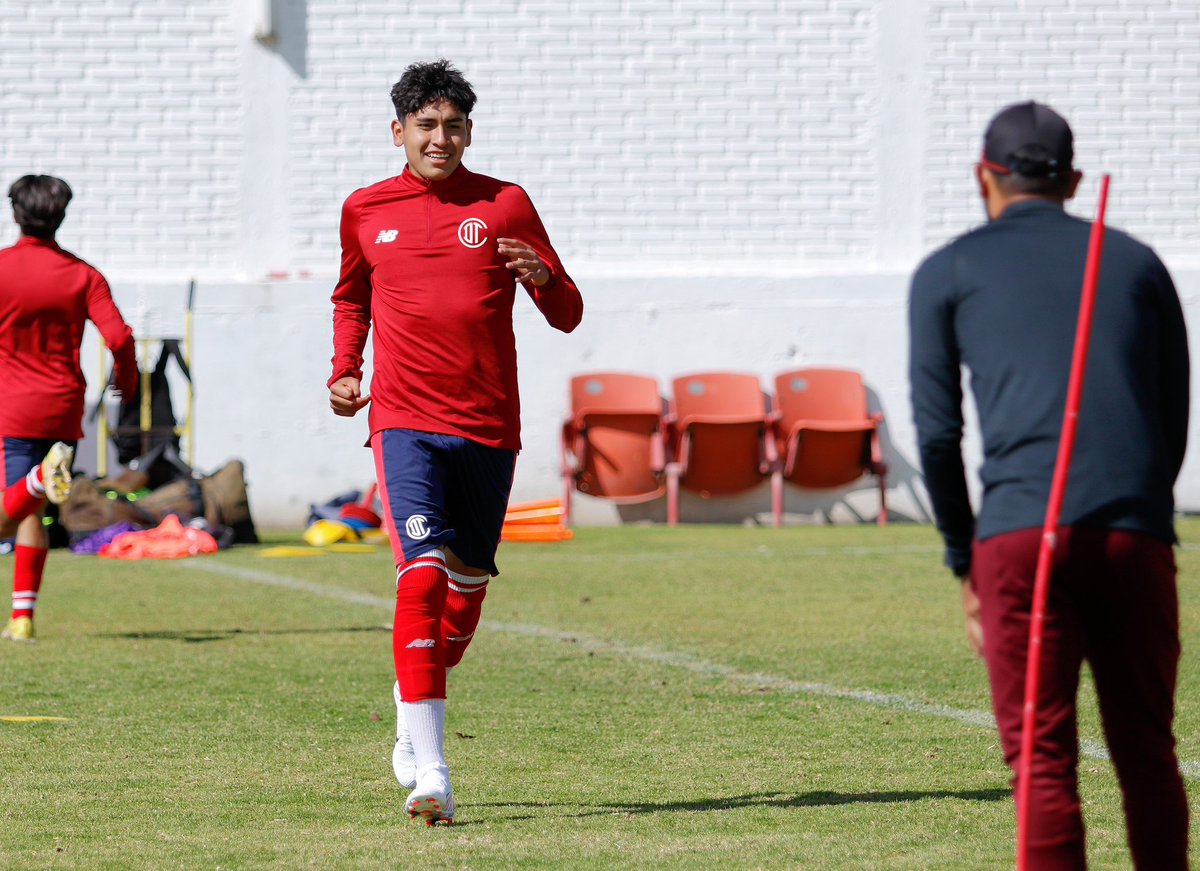 tolucafc_fb's tweet photo. #Sub18 

Trabajando para llegar al 💯 a nuestro debut. https://t.co/EzQGS6MWTB