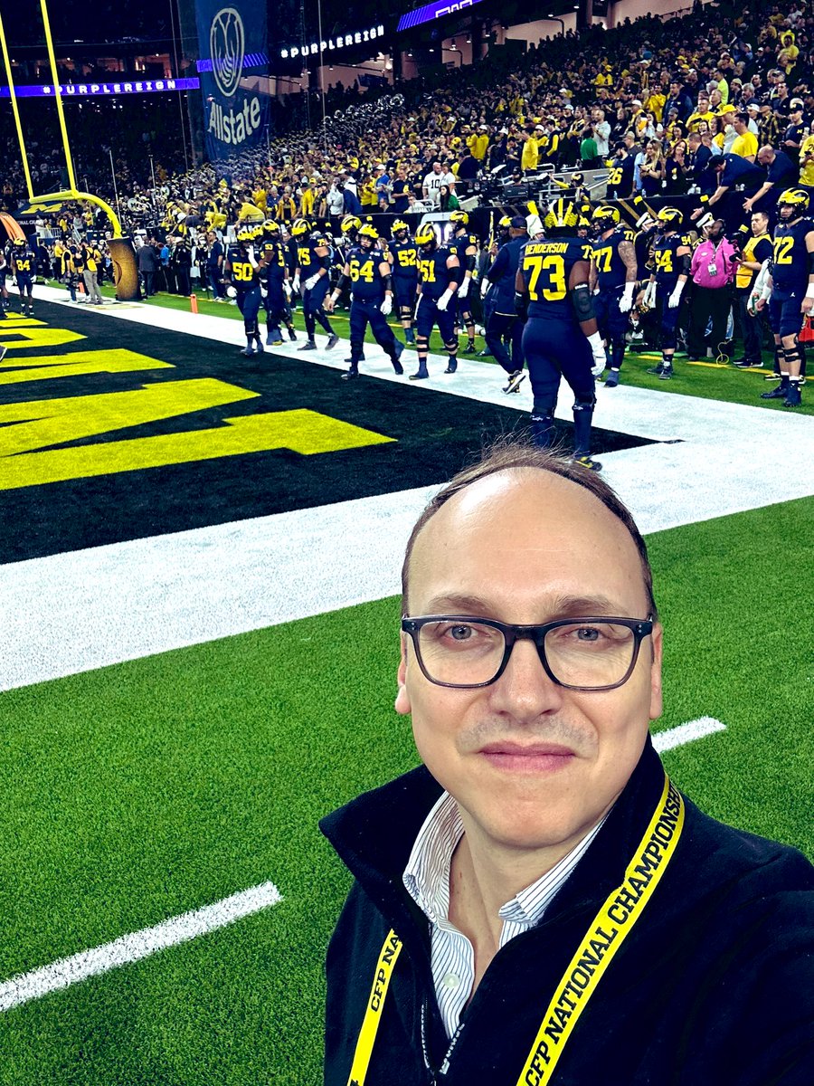 MorganLagreeTBP's tweet photo. Coup d’envoi dans 30 minutes.

#NationalChampionship https://t.co/XjP7ffK1OU