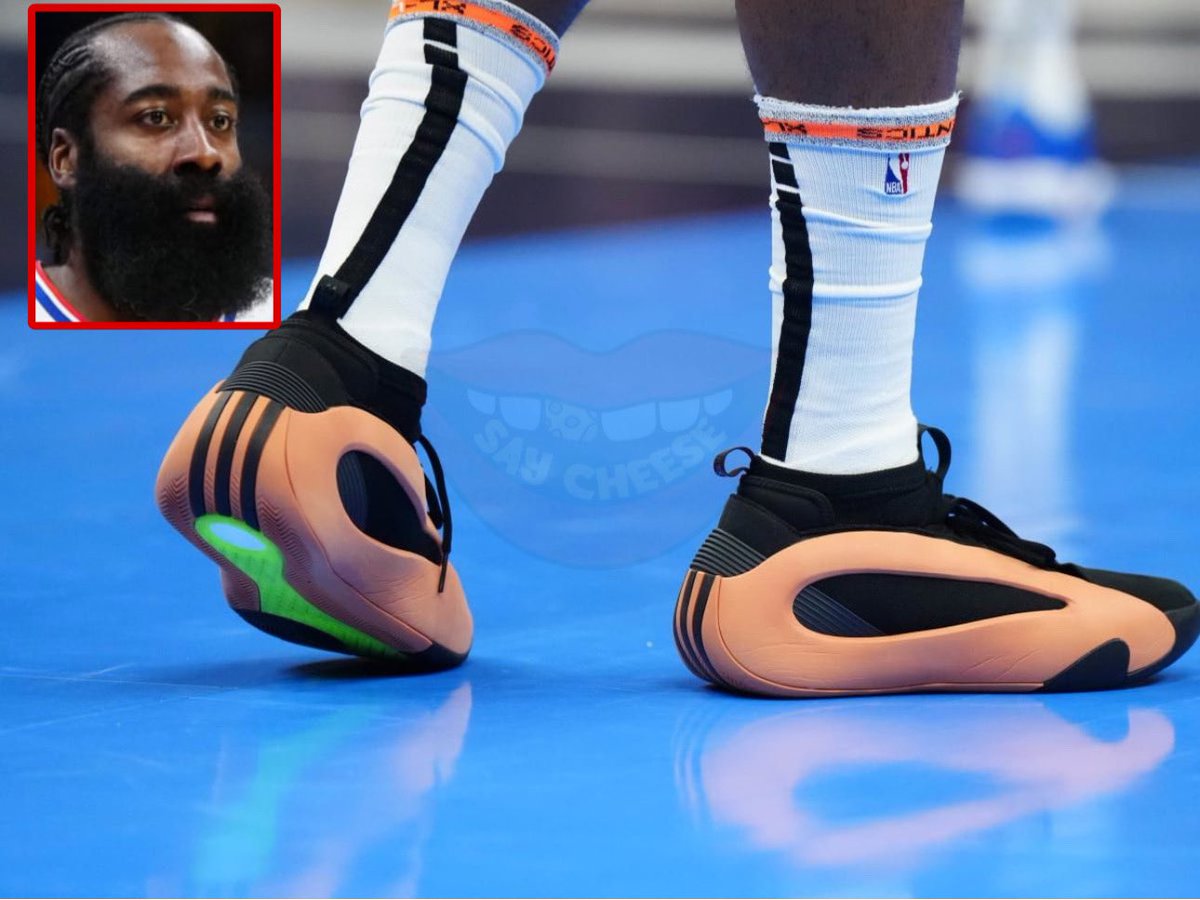 SaycheeseDGTL's tweet photo. James Harden says he has the best kicks in the NBA right now. 👀 https://t.co/5MnfLMagnL