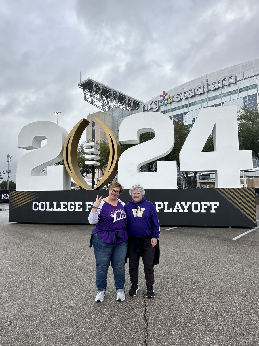 Lilli_C's tweet photo. #PurpleReign https://t.co/PbDz0ukUqg
