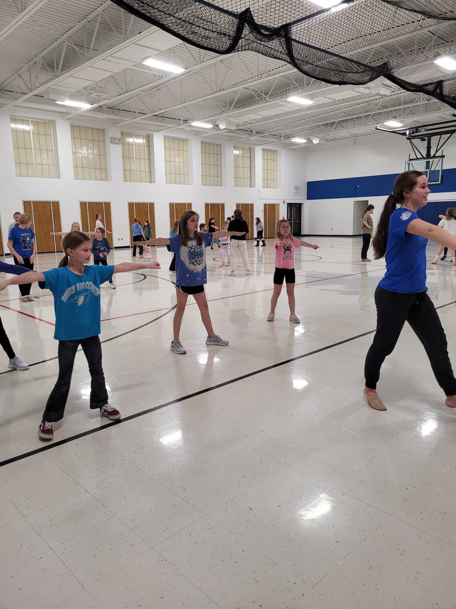JHS_R7_Dance's tweet image. Great first day at our Junior Dance camp! Thanks for supporting the Jefferson Jayettes dance team! #jeffersonjayettes #r7danceteam
