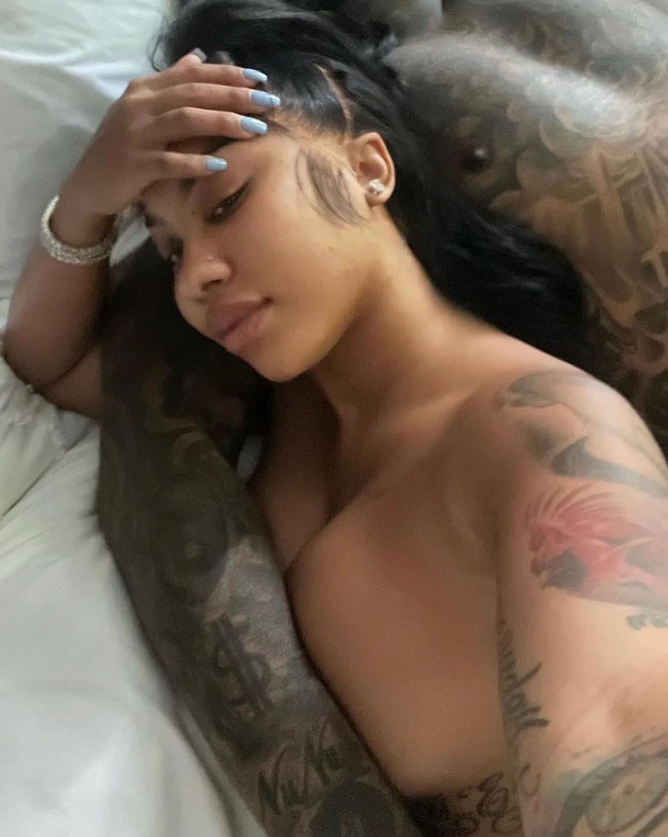 idragsforher's tweet photo. This is exactly how I’m popping out with my next nigga. https://t.co/1hQxJxT8Pq