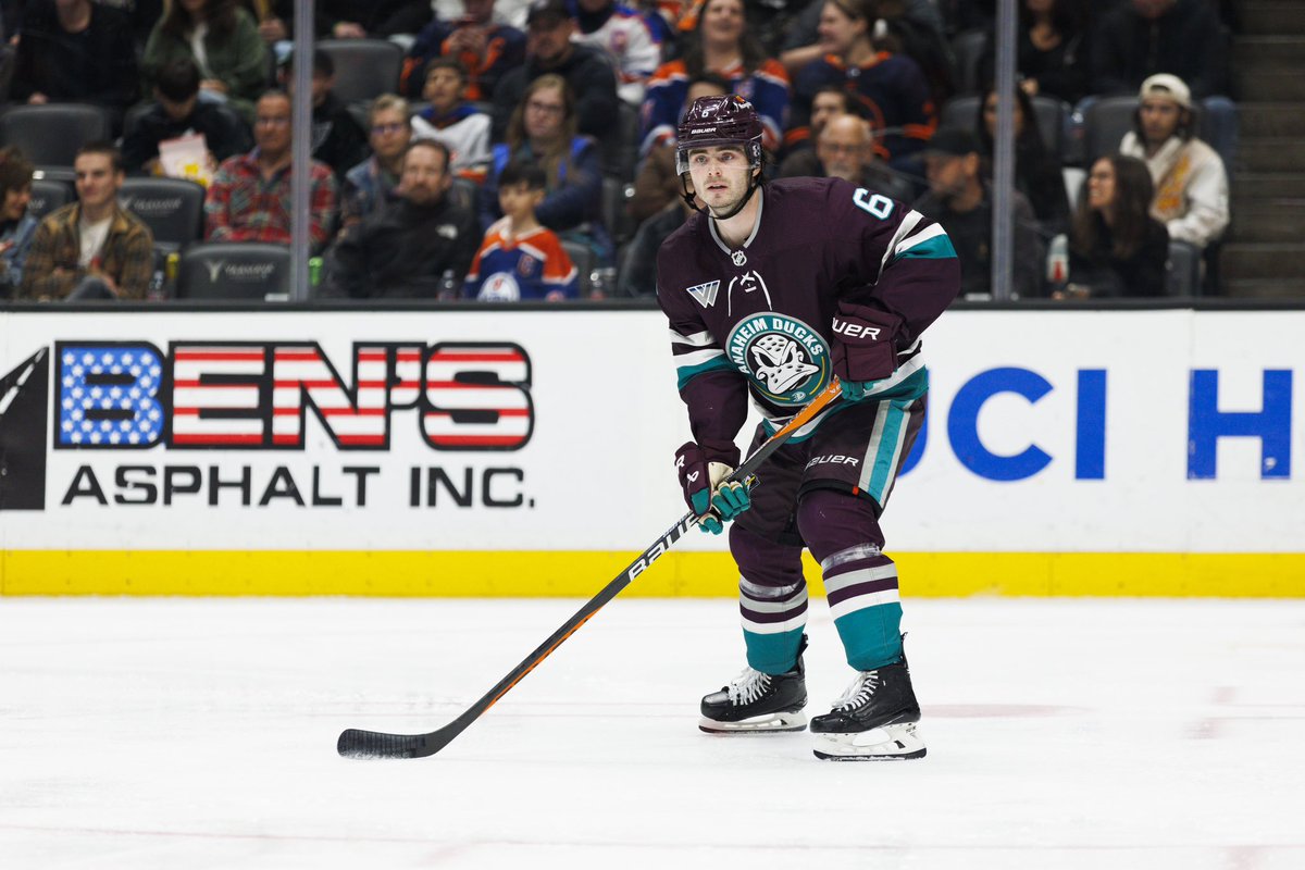 BR_OpenIce's tweet photo. 🚨 TRADE ALERT 🚨 

To Anaheim: Cutter Gauthier
To Philadelphia: Jamie Drysdale + a 2025 second-round pick https://t.co/vrZobSRWme