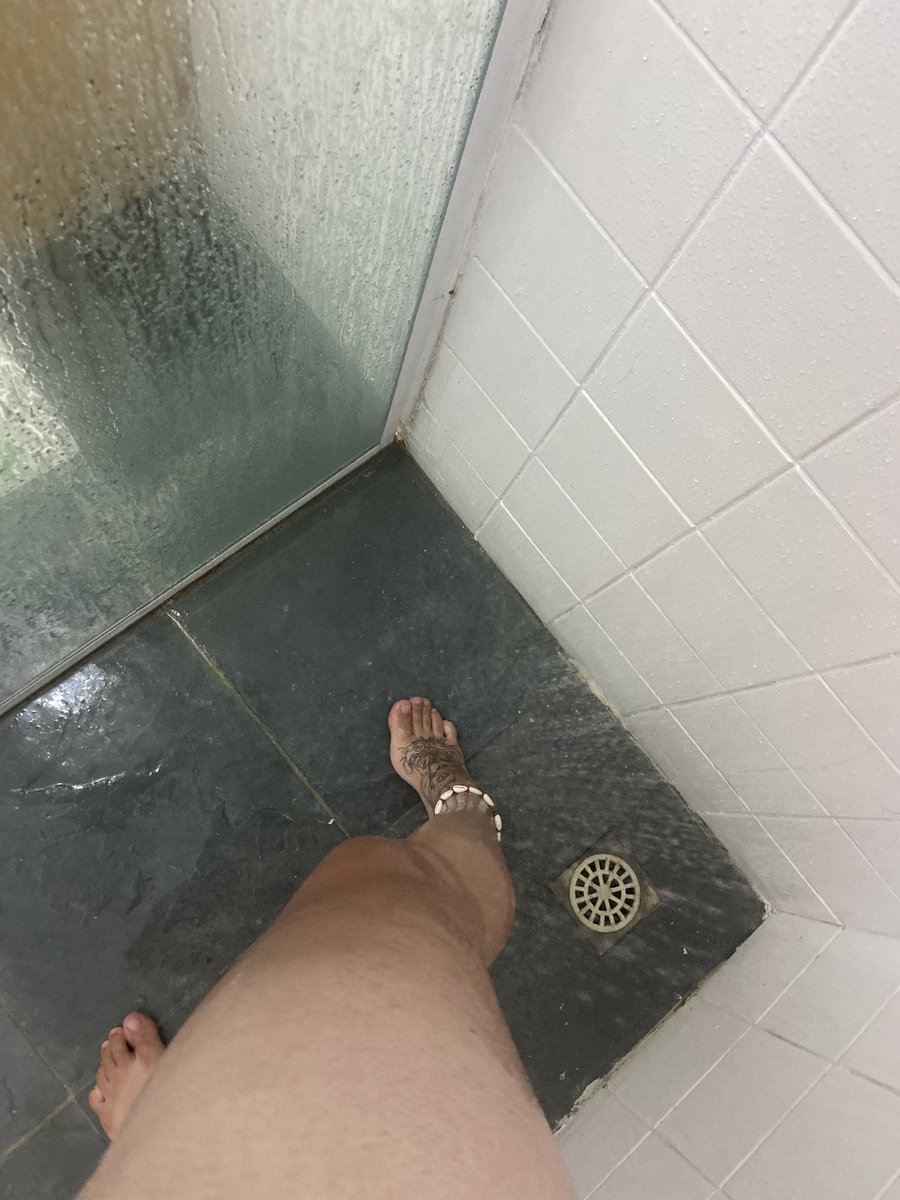 feeetri's tweet image. Tchau preguiça #gay #bb23 #feetfetish #pes #feet_pic #feetfitiche #sub #submisso
