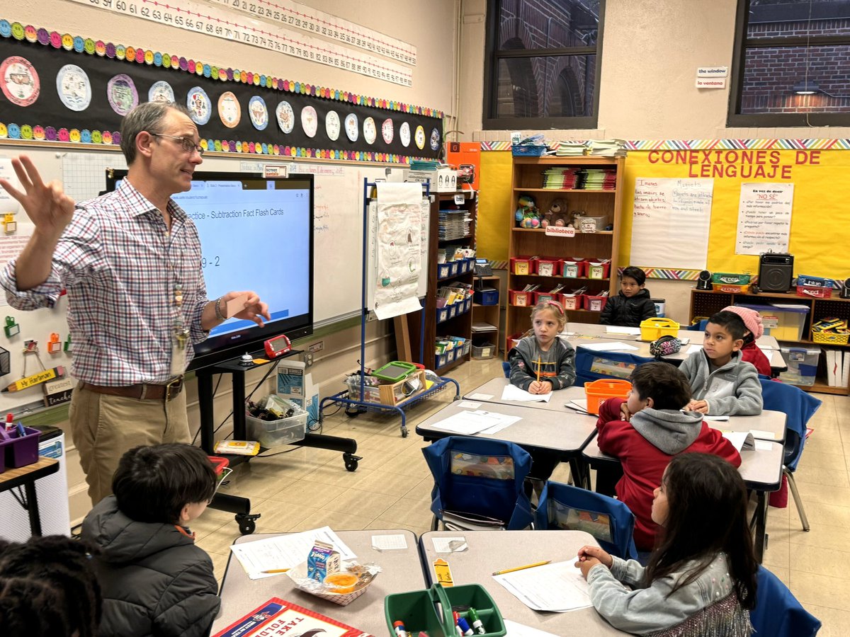 HelmsDLSchool's tweet photo. 🌟Successful first day back from winter break!

🌟Ready for maximum learning this semester!

We are ascending to new heights!⬆️🎯
¡Estamos ascendiendo a nuevas alturas!⬆️🎯

📸 Mr. Hartman, 2nd grade Math &amp; Science https://t.co/DLAJAFtliz