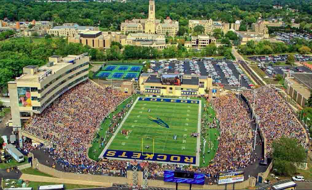 After a great conversation with <a href="/Coach_Staten/">Mark Staten</a> I’m grateful to announce I’ve received my first offer from Toledo! <a href="/Loyola_FB/">Loyola Academy Football</a> <a href="/ToledoFB/">Toledo Football</a> <a href="/PrepRedzoneIL/">Prep Redzone Illinois</a> <a href="/EDGYTIM/">Timothy “EDGYTIM” OHalloran</a>