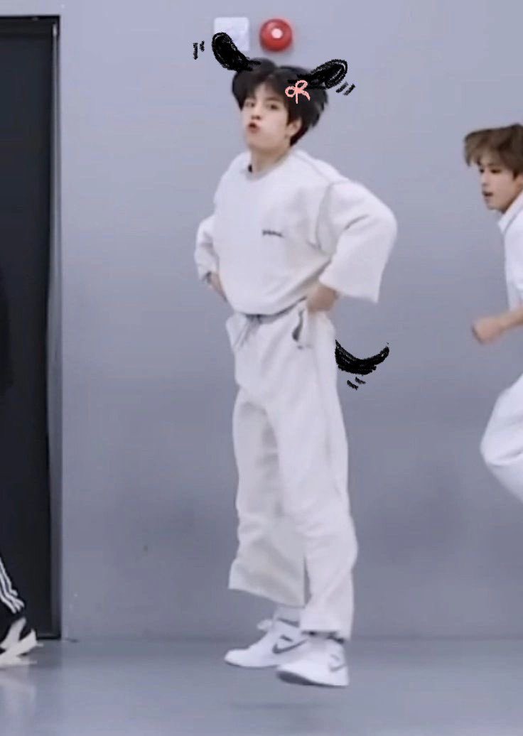 seung_innie's tweet photo. bouncy seungpuppy  𝜗𝜚 https://t.co/OQSANjkuZJ