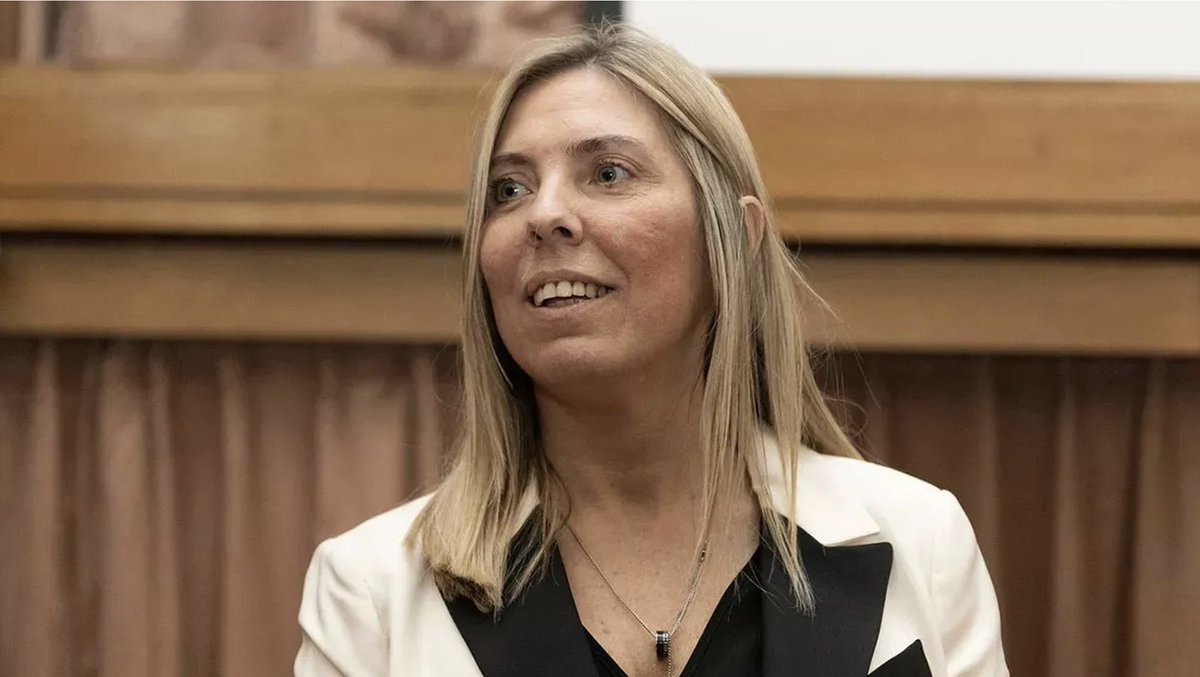 rinconet's tweet photo. Pregunta la Dra. Capuchetti si tiene que sobreseer a Macri en alguna otra causa o ya se puede ir para la casa. https://t.co/zQ0aJgFNiT