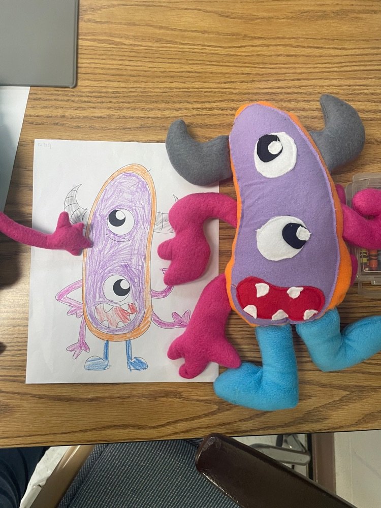 WeAreHickory's tweet photo. The Intro to Fashion &amp; Fashion 1 students brought SEE's kindergartners' monsters drawings to life by making them into stuffed animals! They teamed up with the Ceramics classes who made a matching monster ornament. 🙌🏾 #hickory #hawks #create #fashiondesign #ceramics #teamwork https://t.co/r17YbNIdgG