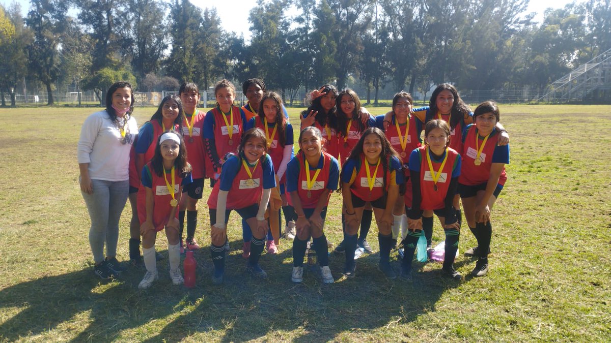 hmora3871's tweet photo. @FAHHdeporte iniciando el año 2024, #SemaforoDeprtivo 🚦,⚽ con más Actividades 🏐 en escuelas 🔴🏀 instituciones, colonias y con más programas , en coordinación con los Profesores Voluntarios de la Fundación Alfredo Harp Helu para el Deporte #HectorMora https://t.co/xZFlrNv9e6
