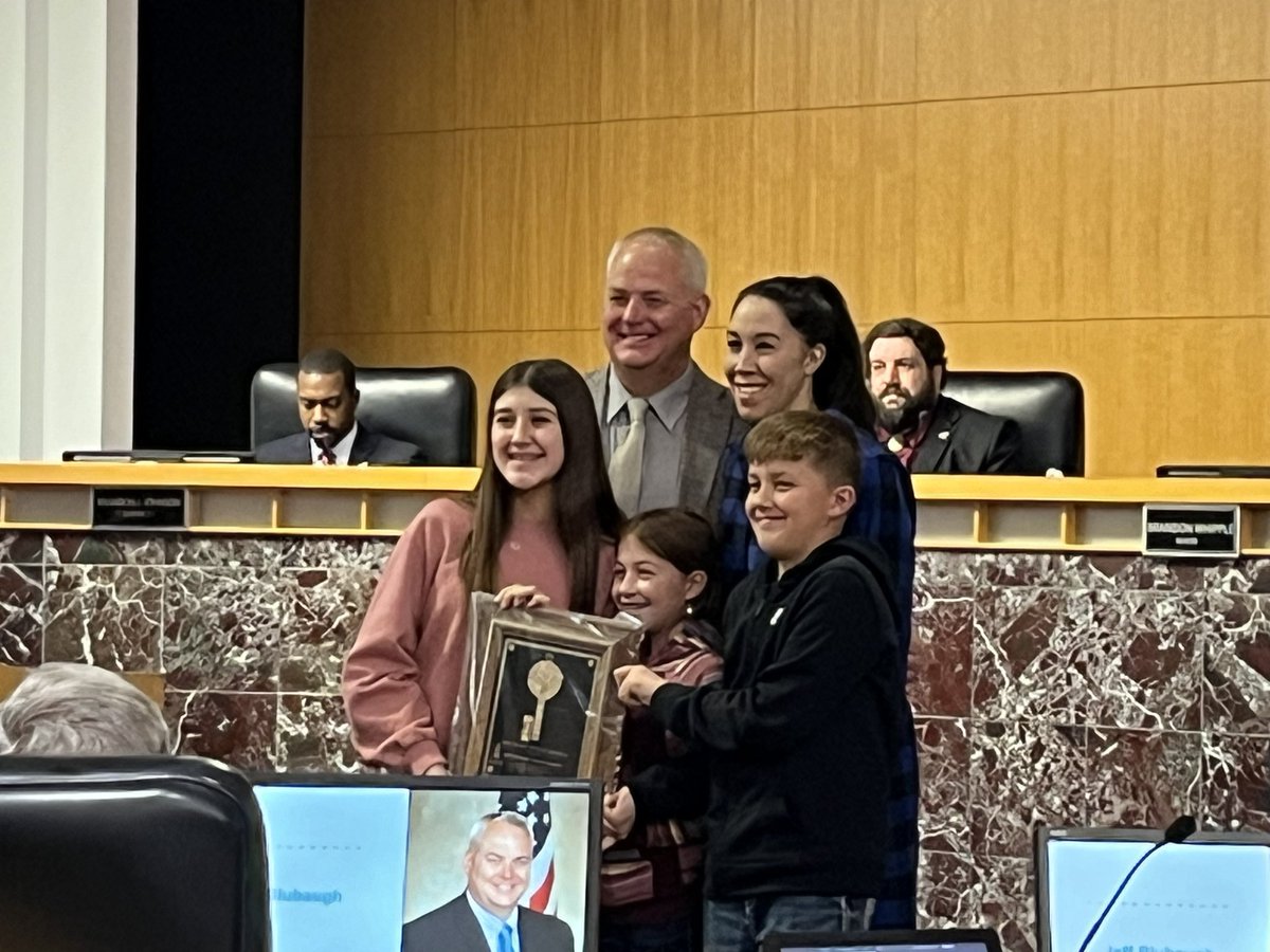 JeffBlubaugh's tweet photo. Tonight I was humbeled to receive the Highest Award presented by the City of Wichita, a key to the City.   Thank you to my wife Meghan and our kids for being being supportive of my 11years serving the City. Thank you Wichita! https://t.co/vSX8EhlIa1