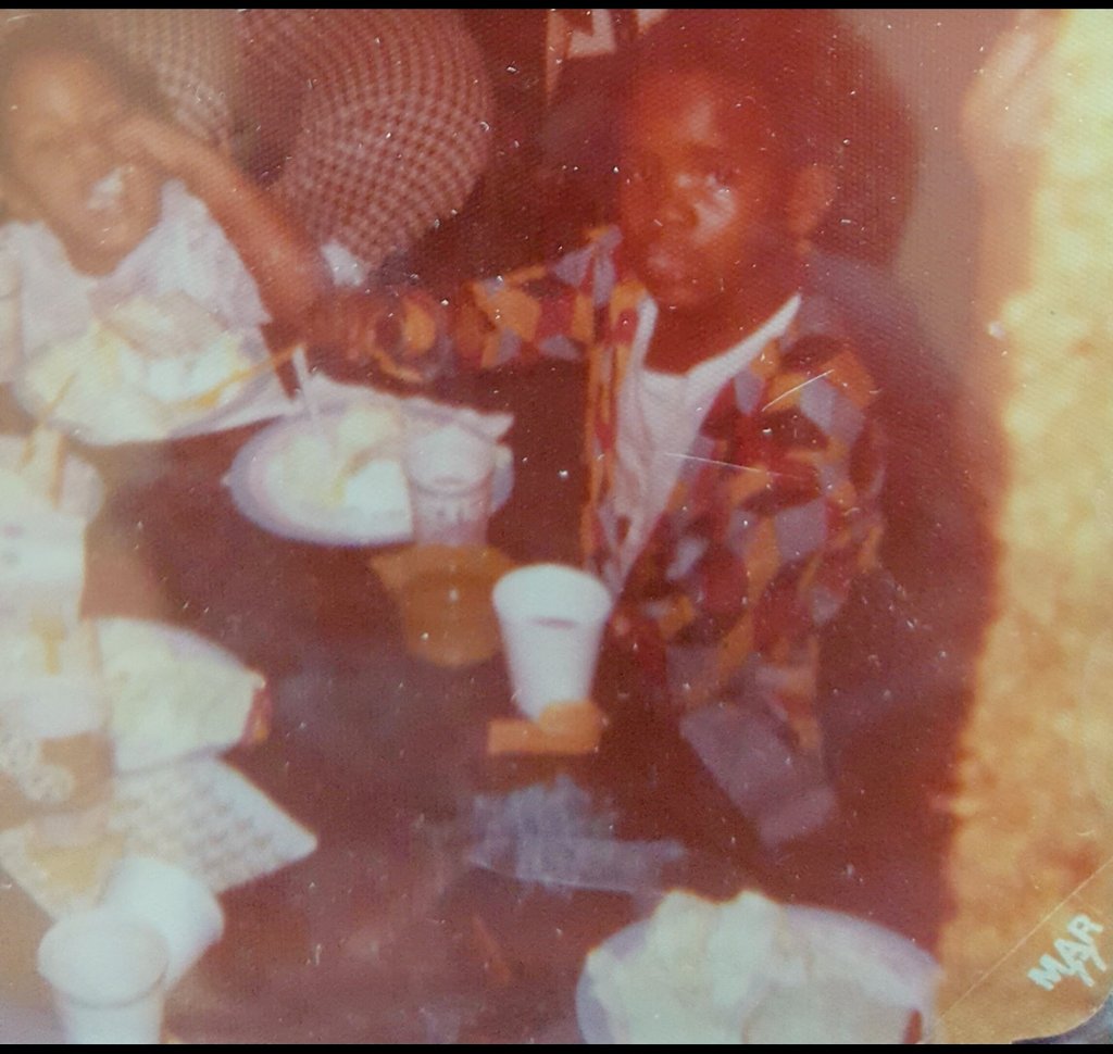 QueenCori's tweet photo. 8 days into the new year, and I lose one of my dear cousins! We knew it was coming, but it really hits hard! Please send prayers and positive thoughts to my family! Thank you so much! ๐๐ฝ๐๐ฝ๐๐ฝ #IMissYouNicky #CancerSucks #MyFamily #MyKinFolk #MyBloodline My 5th birthday https://t.co/iWkCDnmGPl